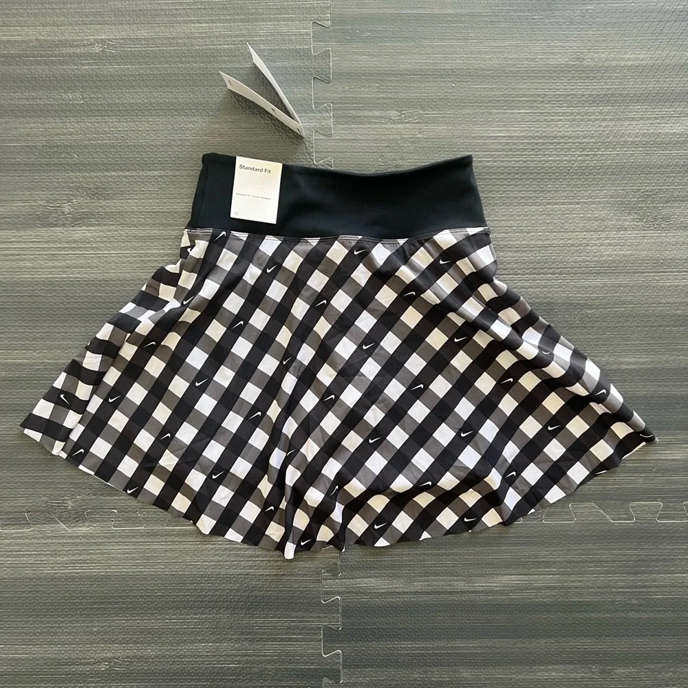 Nike Women's Black and White Skater Tennis Skirt - Picture 2 of 6